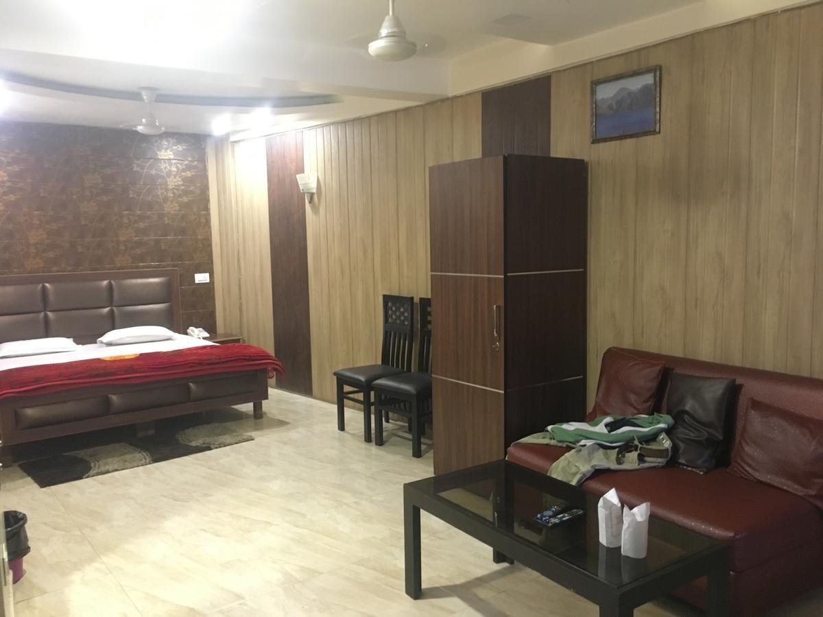 Oyo 12976 Hotel New Fiza Jammu Extérieur photo