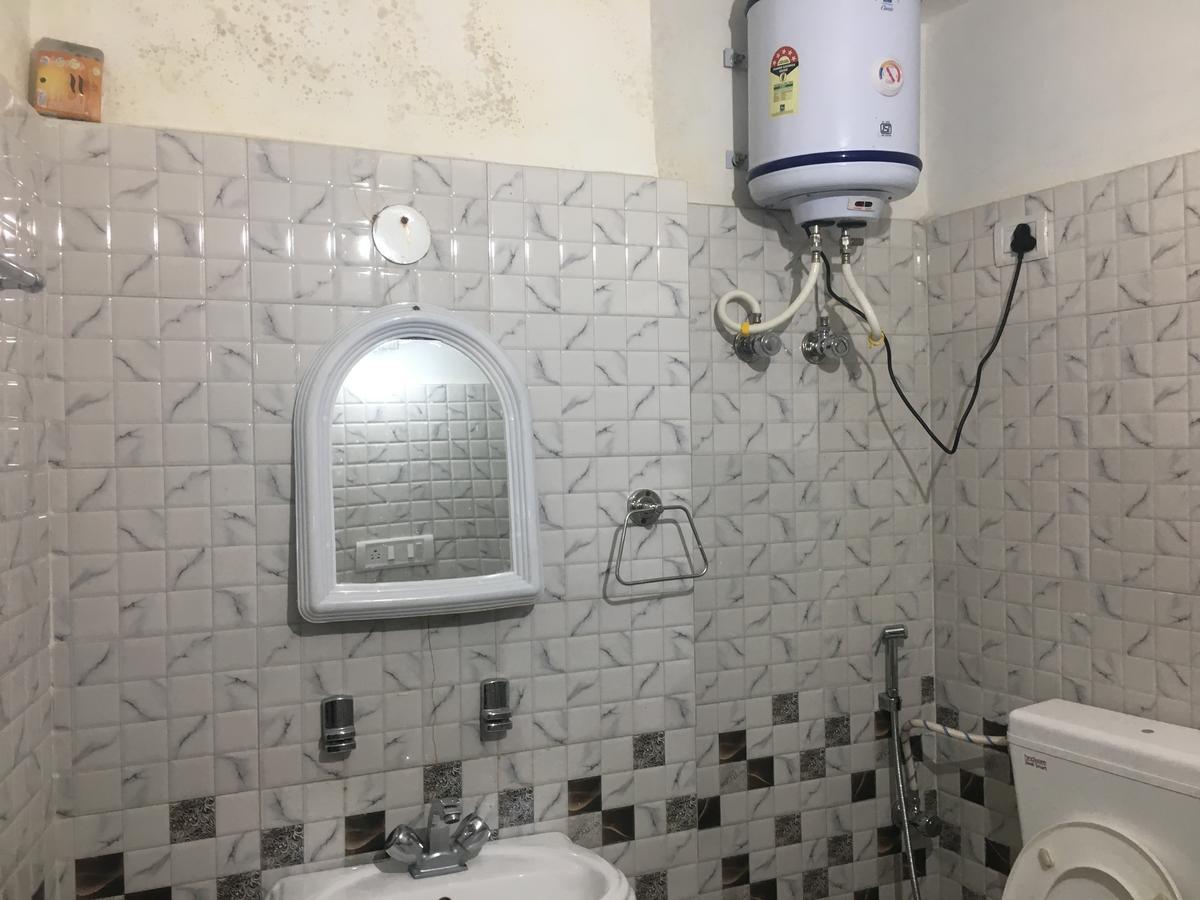 Oyo 12976 Hotel New Fiza Jammu Extérieur photo