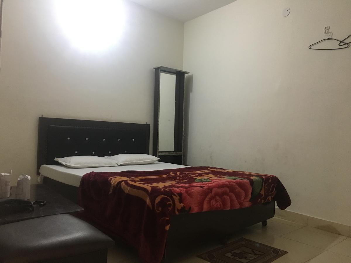 Oyo 12976 Hotel New Fiza Jammu Extérieur photo