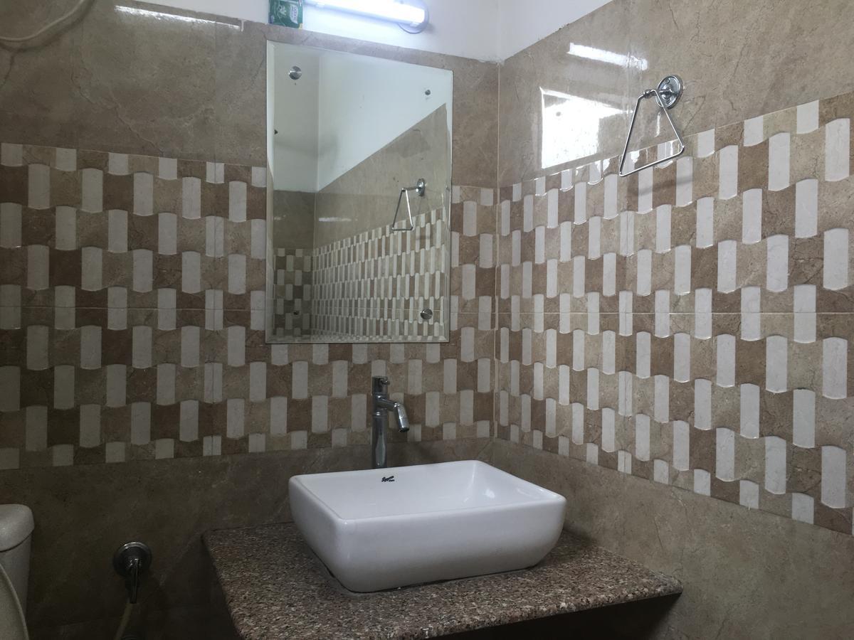 Oyo 12976 Hotel New Fiza Jammu Extérieur photo